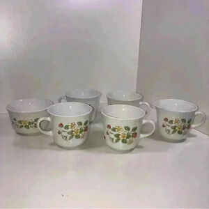 Set of 6 Corelle  Strawberry Sundae pieces: 4 mugs, creamer and sugar bowl